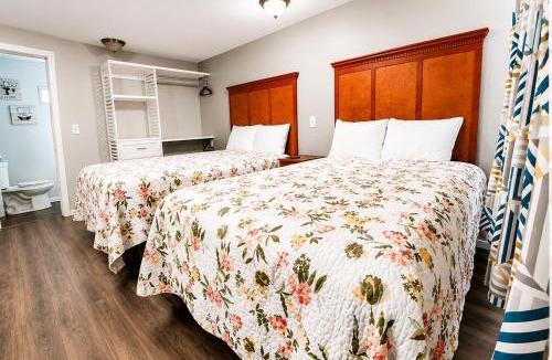 Larkspur Hotel | Royal Gateway Motel