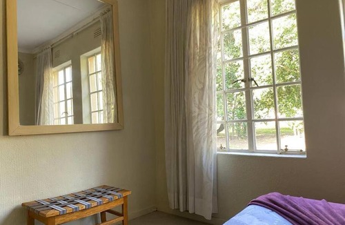 Greater Johannesburg Metropolitan Area House | Royal Kynite Standard Room