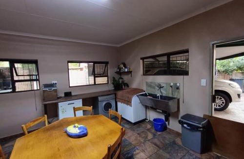 Greater Johannesburg Metropolitan Area Apartment | Royal saint