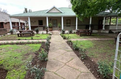 Komani Cabin | Roydon Reserve