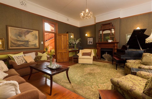 Port Shepstone Bed & Breakfast | Royston Hall Guesthouse