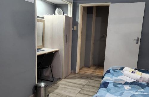 Tsantsabane Hotel | Rue Guesthouse