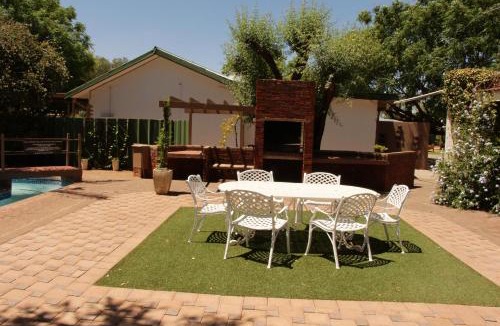 Universitas House | Rusplek Guesthouse and Conference Centre