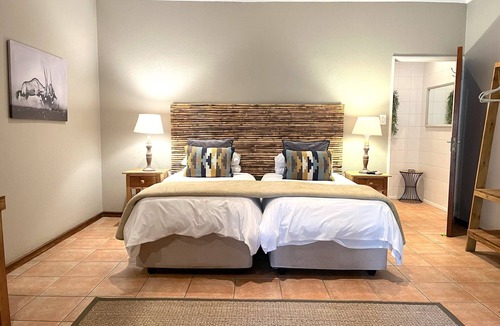 Kempton Park House | Safari Club SA