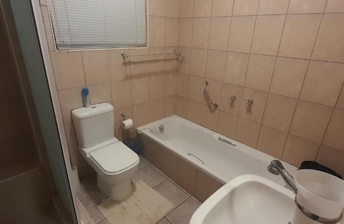 Beaufort West Apartment | Salt and Pepper Garden Cottage