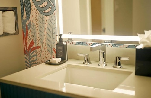 Downtown San Francisco Hotel | San Francisco Stay with Heated Pool, Walk to Union Square & Civic Center