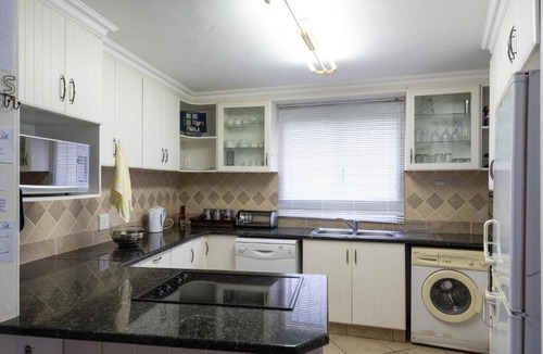 Shaka's Rock Apartment | San Marino 11