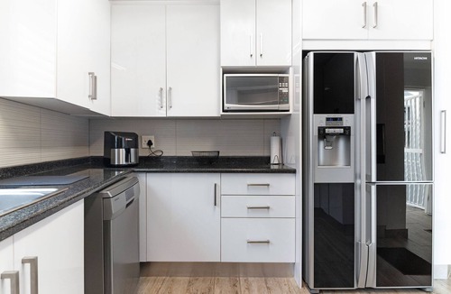 Shaka's Rock Apartment | San Marino 17 - Three Bedroom Apartment, Sleeps 6