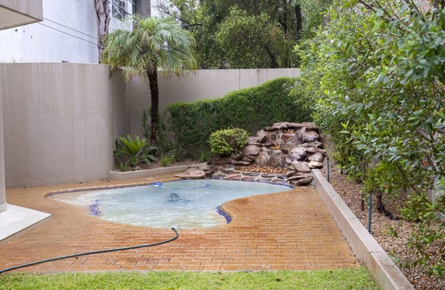 Greater Johannesburg Metropolitan Area Villa | Sandhurst Villa close to Sandton City