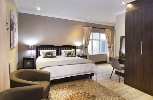 Sandown House | Sandown Guesthouse