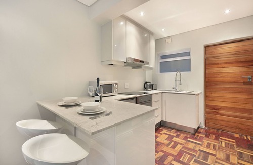 Mouille Point Apartment | Sandringham 55 - Studio Apartment, Sleeps 2