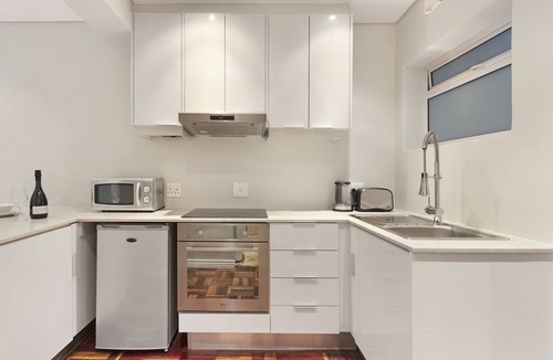 Mouille Point Apartment | Sandringham 55 - Studio Apartment, Sleeps 2