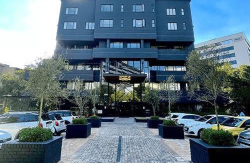 Sandown Apartment | Sandton Exclusive Loft