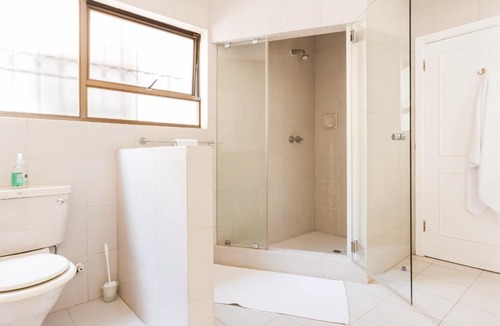 Sandown House | Sandton Stay Casa Rosa
