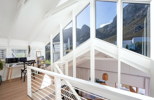 Voelklip House | Sandy Beach House - pool, sea and mountain views
