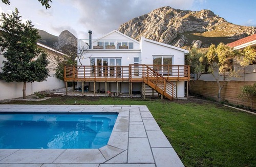 Voelklip House | Sandy Beach House - pool, sea and mountain views