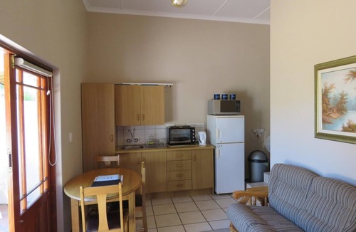 Barrydale Apartment | Sandy's Place