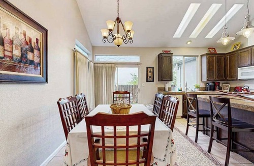 Santa Rosa House | Santa Rosa 3BR home near wineries — fenced yard, dogs welcome
