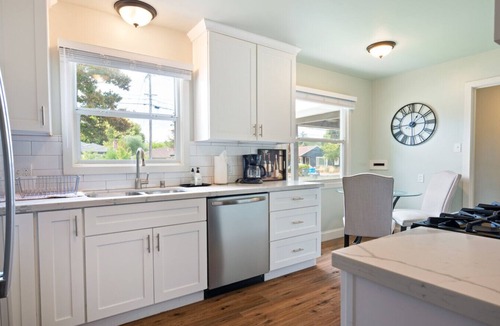 Junior College Neighborhood Association House | Santa Rosa Gem - 2 BR Home with Office and W/D
