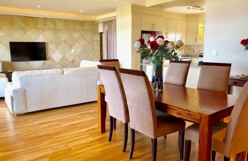 Shelly Beach Apartment | Santika 5.