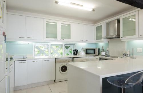 Shaka's Rock Apartment | Santorini Akrotiri 28 (Family Only)