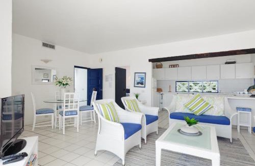 Shaka's Rock Apartment | Santorini Akrotiri 30 - Family only
