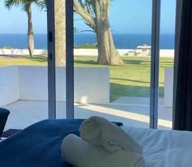 Amanzimtoti House | Santorini Guesthouse
