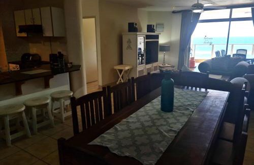 Margate Beach Apartment | Santorini N