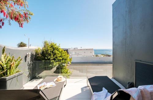 Camps Bay Apartment | Sapphire Tide Suite