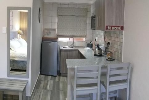 Fichardt Park Apartment | Schnehage Self Catering