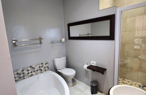 Durbanville House | Schoongezicht Guesthouse
