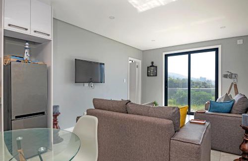 La Mercy Apartment | Sea De La Vie 25 by Host Agents