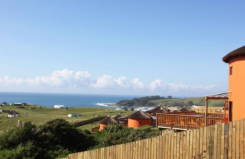 Lutsheni Ski Chalet | Sea Facing Honeymoon/Family Rondavel