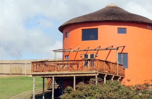 Lutsheni Ski Chalet | Sea Facing Honeymoon/Family Rondavel