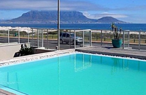 Bloubergstrand Apartment | Sea Facing One Bedroom Apartment