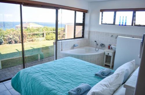 Boggoms Bay Apartment | Sea Gem with a stunning view