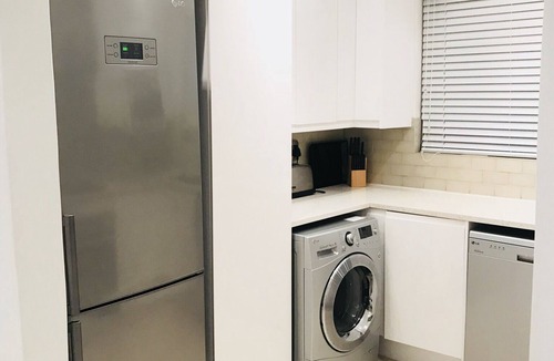 Sea Point Apartment | Sea Point Beachfront Apartment