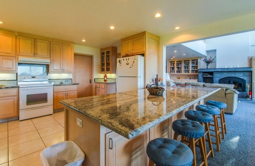 Sea Ranch House | Sea Ranch 3BR oceanfront home with hot tub overlooking Black Point