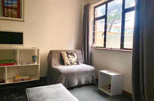 Muizenberg Apartment | Sea, Sand, Soul