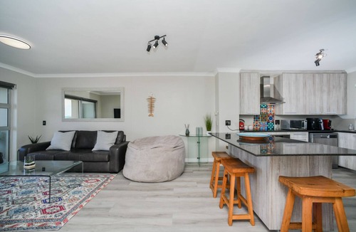 Cape Town Apartment | Sea Spray A204, Blouberg by HMH