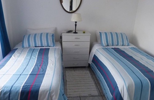 Margate Beach House | Sea Spray - Private Unit with sea view