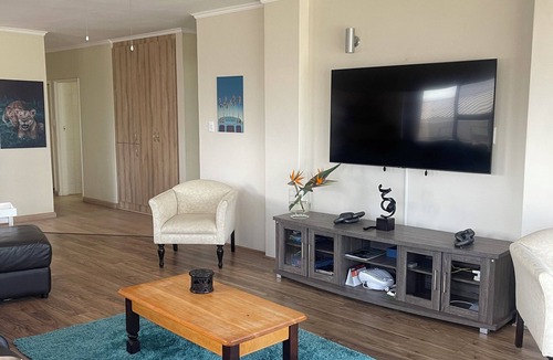 Strand Apartment | Sea View Serenity on Strand