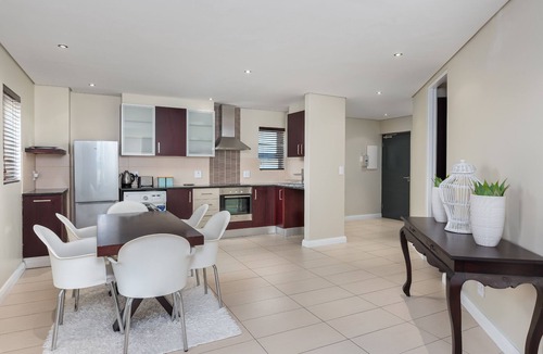 Lagoon Beach Apartment | Sea Views - Lagoon Beach