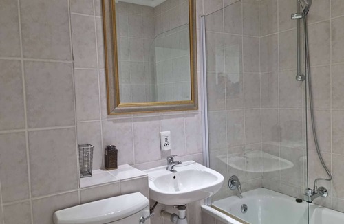 Claremont Apartment | Seabreeze - sea facing apartment