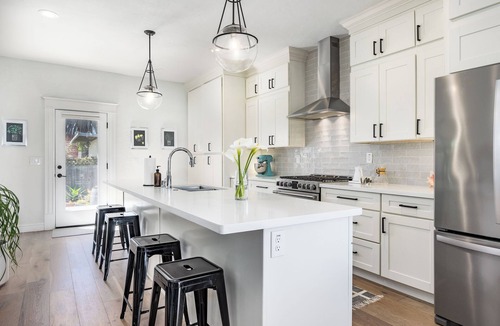 Seabright House | Seabright Oasis - Sunny Deck, 15min walk to Beach & Harbor