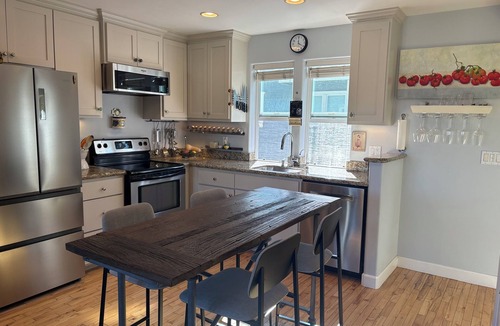 Seabright House | Seabright unique retreat. Townhouse radiant with natural light and decor.
