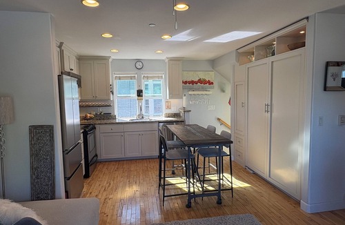 Seabright House | Seabright unique retreat. Townhouse radiant with natural light and decor.