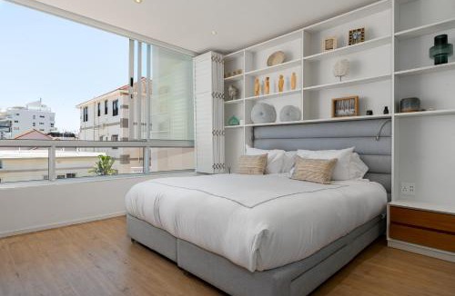 Bantry Bay Apartment | Seacliffe 307