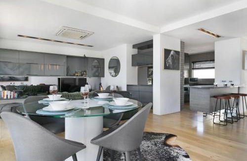 Bantry Bay Apartment | Seacliffe 502 by Host Agents