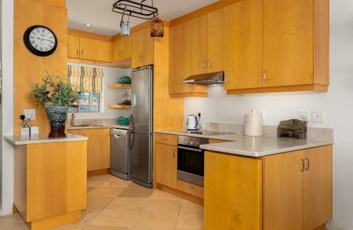 Bantry Bay Apartment | Seacliffe 506